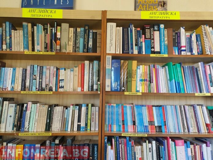 Фондът на отдел "Чужди езици" към читалищната библиотека в Гоце Делчев става все по-богат