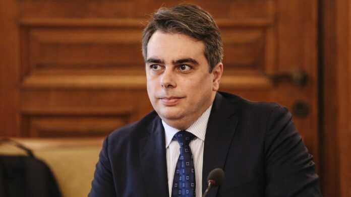 Асен Василев: България няма да подпише нов договор с "Газпром"