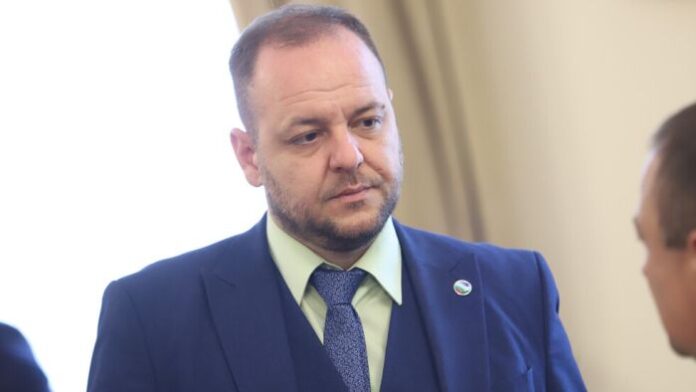 Борислав Сандов е с COVID-19