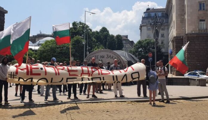 Джамбазки внесе в НС искането за корекции по френския проект за РС Македония