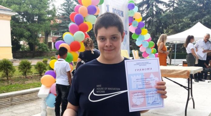 Кюстендилецът Николай Банчев е финалист от националното състезание IT Знайко+