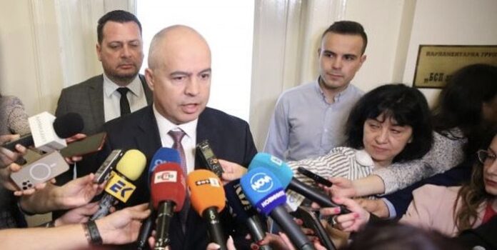 Свиленски: Няма напрежение в коалицията, бюджетът е внесен в парламента