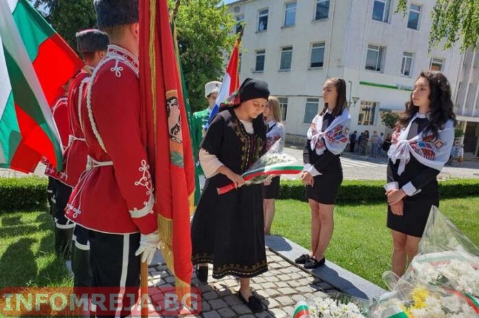 Градът на Гоце се преклони пред подвига на Христо Ботев