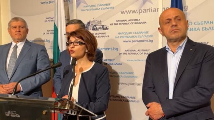 ГЕРБ влиза в пленарната зала за бюджета, иска спешно решение за РСМ