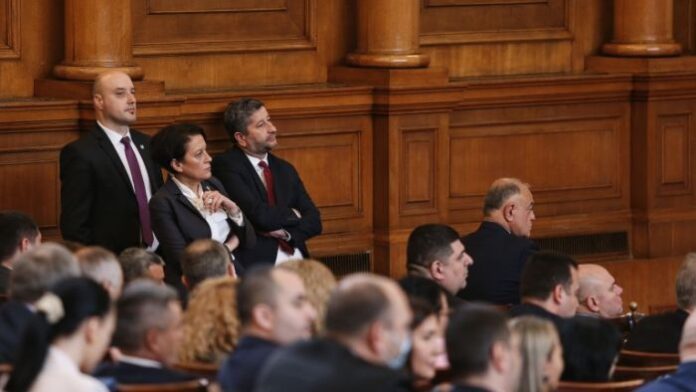 Антоанета Цонева оприличи новата колекция на “Ориент експрес”