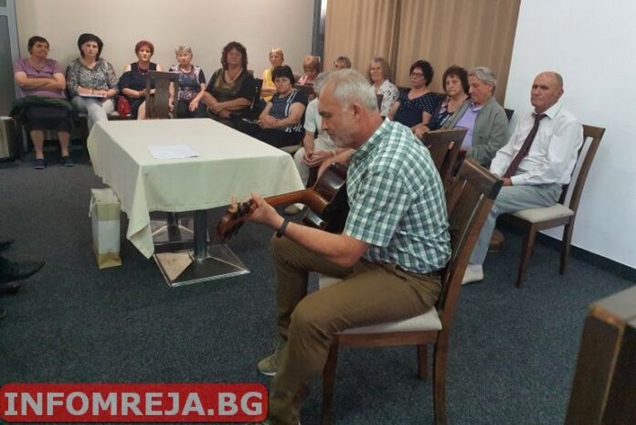 Поети и самодейци от Гоце Делчев и Хаджидимово изнесоха съвместна програма