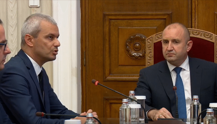 Костадинов пред Радев: Парламентът е фалирал, той е импотентен идейно