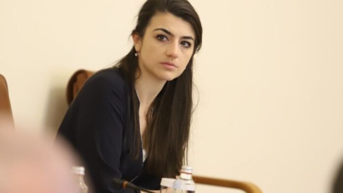 Лена Бориславова: Събирането на ново мнозинство ще е ужасно трудно
