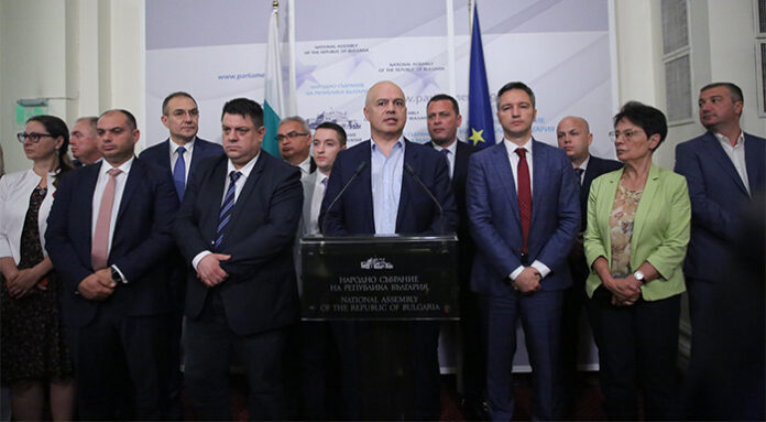 Свиленски: Стана ясно на всички, че “Възраждане“ са патерица на ГЕРБ, а “Има такъв народ“ - на ДПС