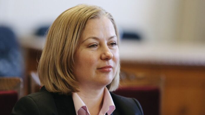 Надежда Йорданова отчете своята дейност като министър на правосъдието