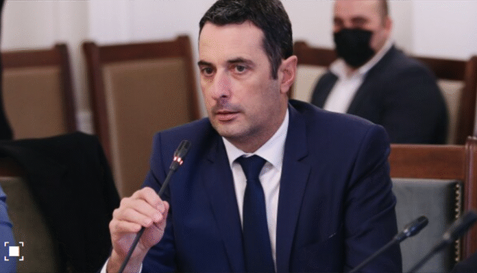Гвоздейков, напуснал НС, ще оглави новото дружество за "линейките по въздух"