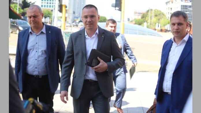 ВМРО се регистрираха самостоятелно за изборите
