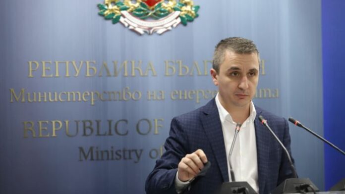 Александър Николов: Офертата за танкерите не е "просто оферта"