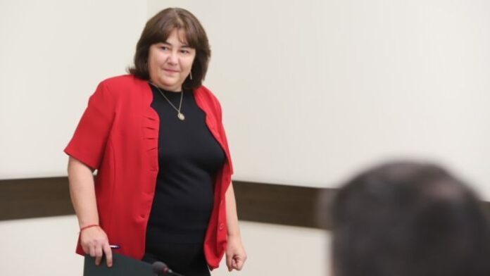 Служебният финансов министър пресече надеждите за сериозни държавни помощи