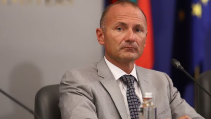 Енергийният министър: Преговори с "Газпром" само по действащия договор