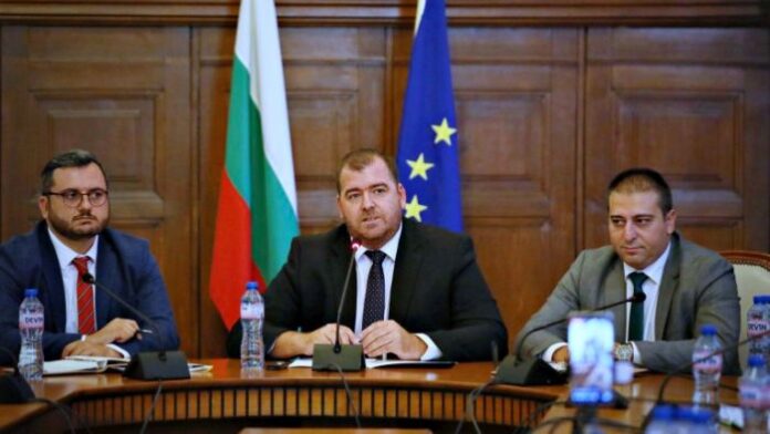 Дърва за бедните и жито за всички обеща новият земеделски министър