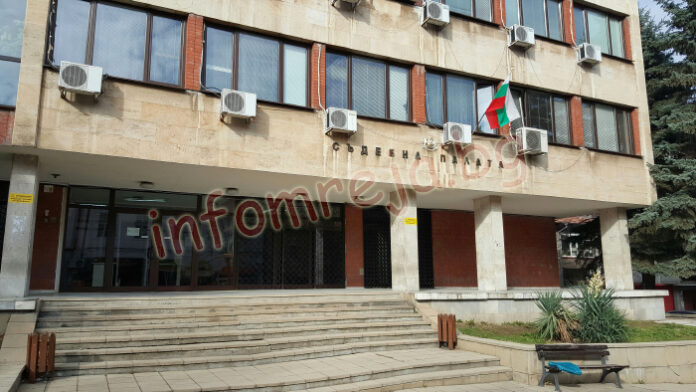 Затвор за трима, обрали къща в Блажиево