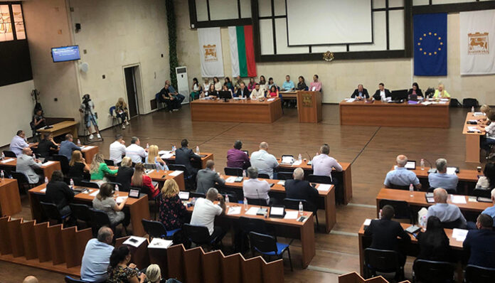 С 22% увеличиха заплатите на кметовете в община Благоевград