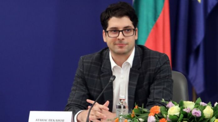 Пеканов за търгуване с Русия: Неморално, но и други страни го правят