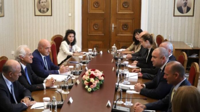 Радев поиска участие на България в управлението на порт Александруполис