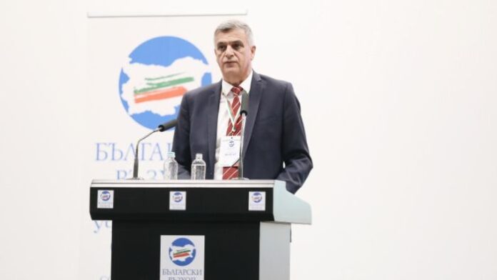 Стефан Янев се притесни от измамници, ползващи неговото име