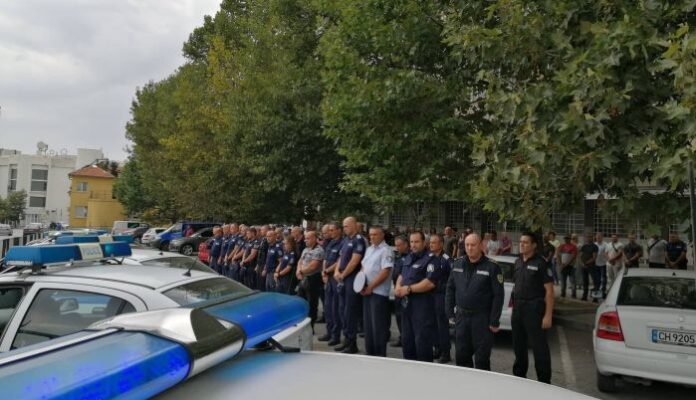 Сливен отдаде почит на загиналите в Бургас полицейски служители