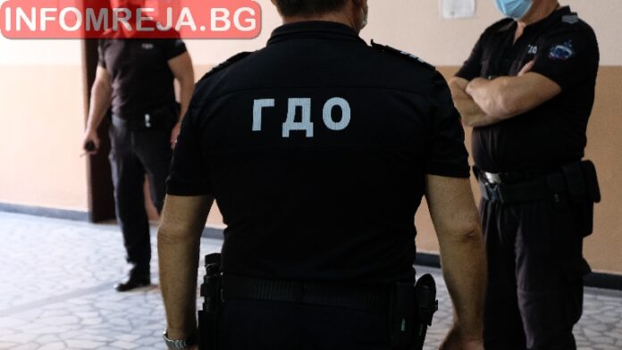 Грък скри в бельото си пакет с амфетамини на „Маказа”