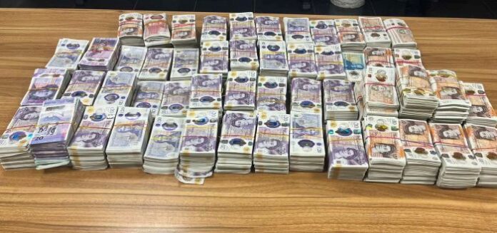 Недекларирана валута за над 950 000 лева откриха на МП Капитан Андреево