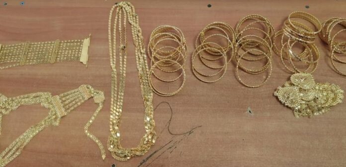 Откриха близо 2 кг злато в куфар с дрехи на МП Капитан Андреево