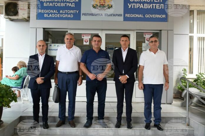 ДПС регистрира листата си в РИК, Пеевски е водач