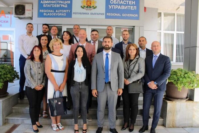 Коалиция ГЕРБ-СДС регистрира листата си в Благоевград