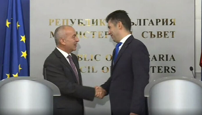 Петков даде властта на Донев. И двамата съгласни, че корупцията пречи