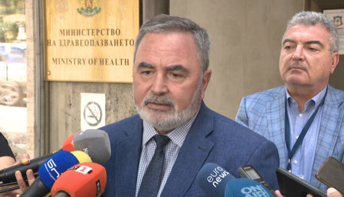 Намаляват COVID карантината