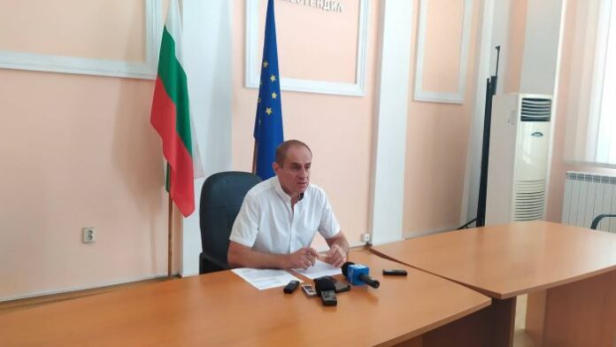 Кметът Паунов за спрените автобуси: Обслужват се частни и корпоративни интереси за сметка на гражданите