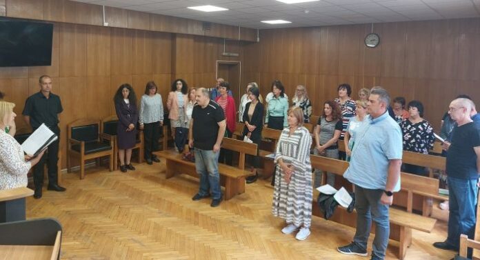 Съдебните заседатели към Окръжен съд – Кюстендил, положиха клетва и встъпиха в длъжност
