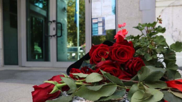 Една епоха си отиде...Софиянци също почетоха паметта на кралица Елизабет II