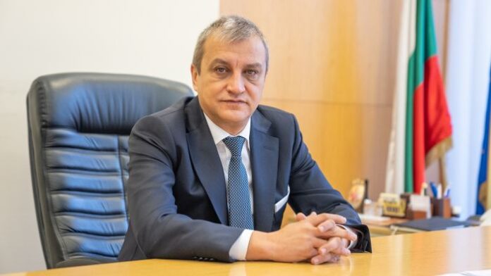 Кметът Стоянов настоя за незабавна проверка на собственици на коли с неплатен данък МПС