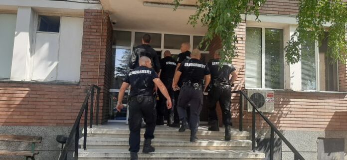 Жандармерия подсилва денонощната охрана на засегнатите от наводнението карловски села