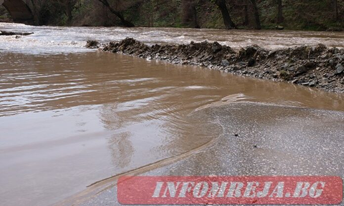 Фабрика замърсява Бели Лом, установи проверка