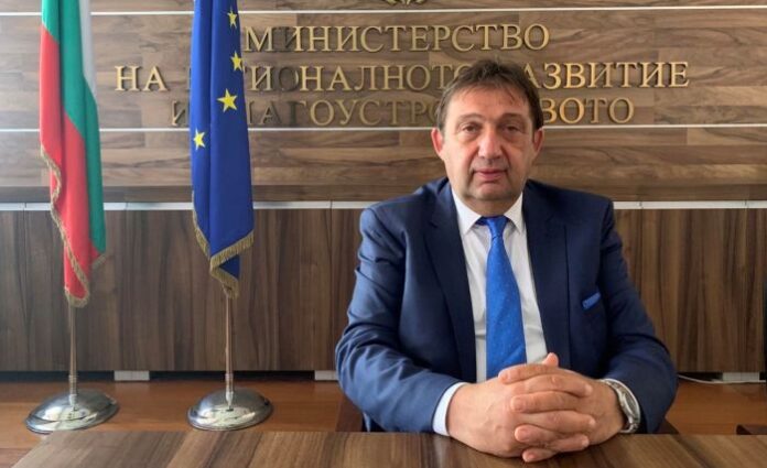 Шишков: Промени в ЗУТ ще позволят незаконното строителство по АМ „Хемус“ да бъде обявено за търпимо