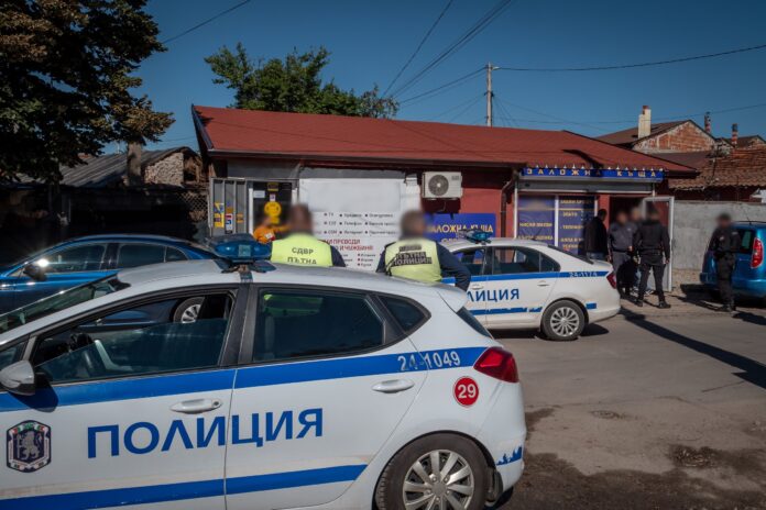 Задържаха 25 нелегални мигранти в столичния квартал Орландовци