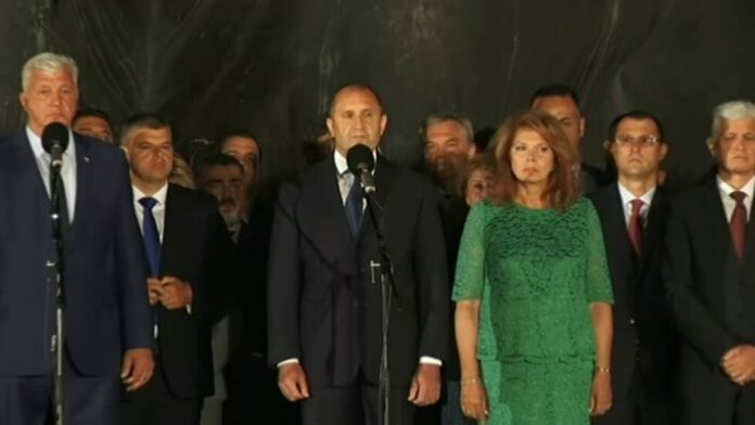 Радев: Политическите бесове и егоизмът ерозират устоите на нацията