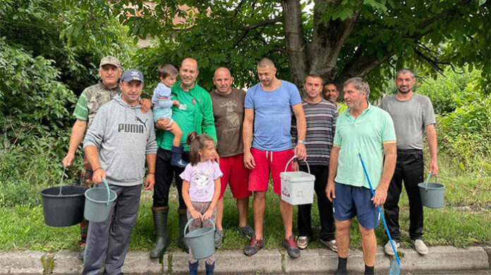 С грижа за природата! 1500 балкански пъстърви бяха пуснати в реките Вотрачка и Белишка