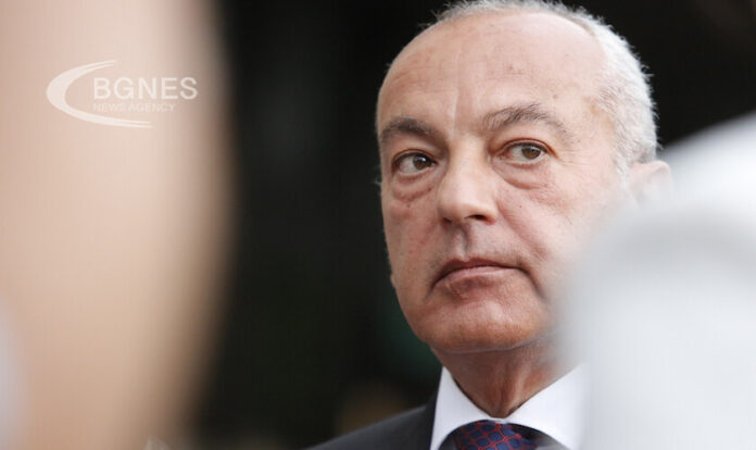 Гълъб Донев: България не прави завой към Русия
