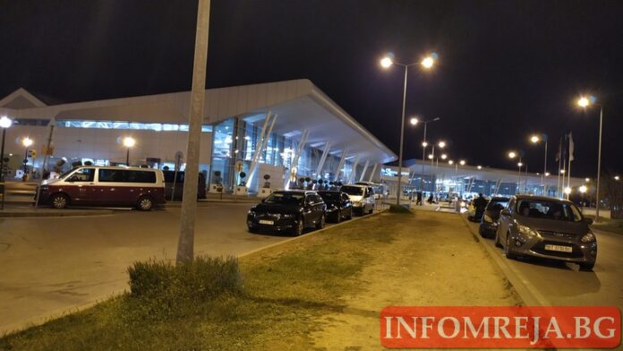 Пътници се барикадираха в самолет на летище Варна