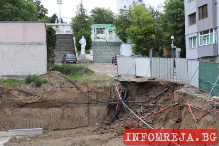 Сезираха РДНСК за случая със заплашения от срутване трафопост в Благоевград
