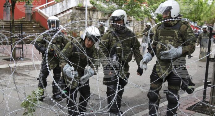 Косовските сърби отново се събират за протест