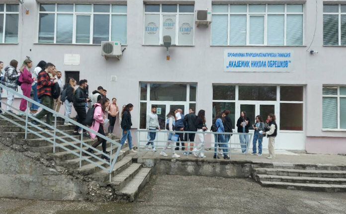 Изборът на професия, българското кино и ски курортите - сред темите на втората матура