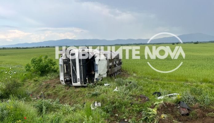 Цистерна пълна мляко катастрофира на пътя София-Бургас
