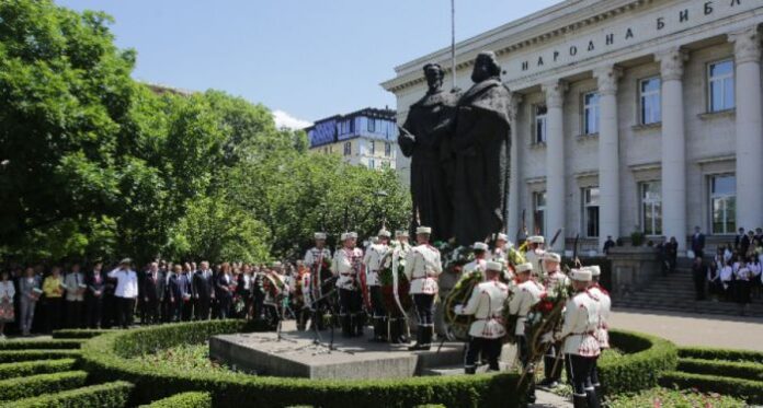 Официална церемония за 24 май пред Националната библиотека в София